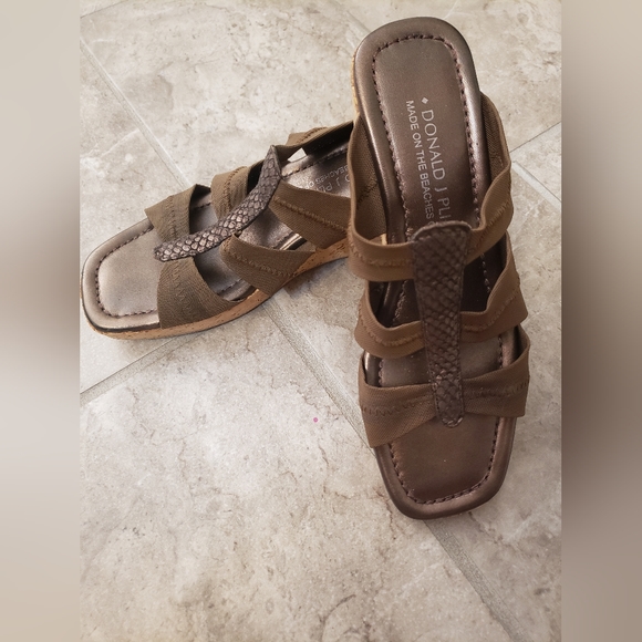 Donald J Pilner Sandals - Picture 1 of 6